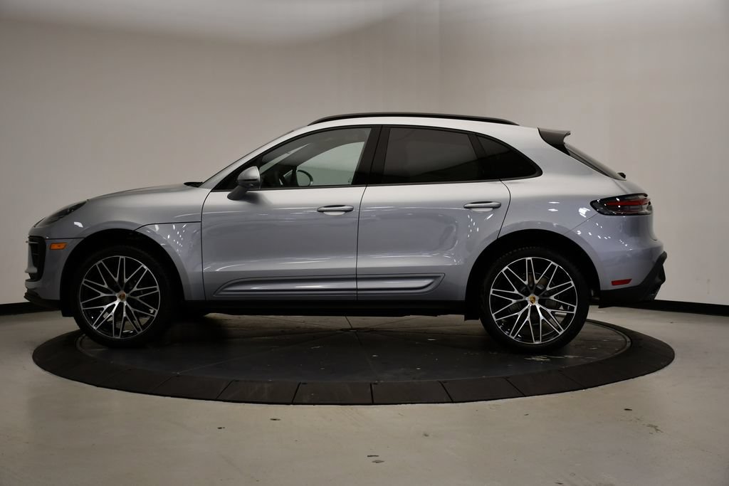 Certified 2026 Porsche Macan AWD/4WD image 2