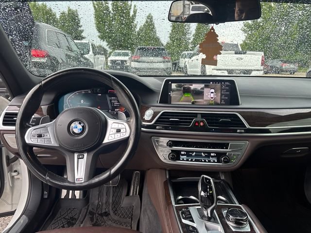 Used 2022 BMW 750i xDrive w/ Executive Package AWD/4WD image 11
