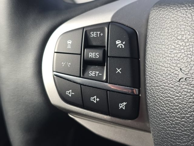 Used 2025 Ford Explorer Active w/ Active Comfort Package RWD image 40