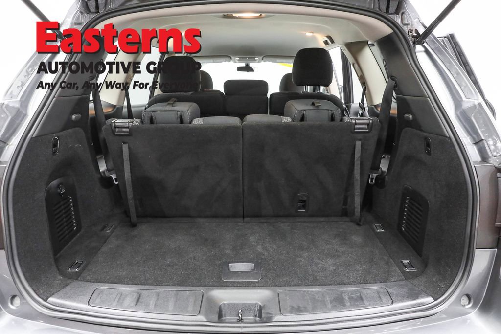 Used 2020 Nissan Pathfinder S image 9