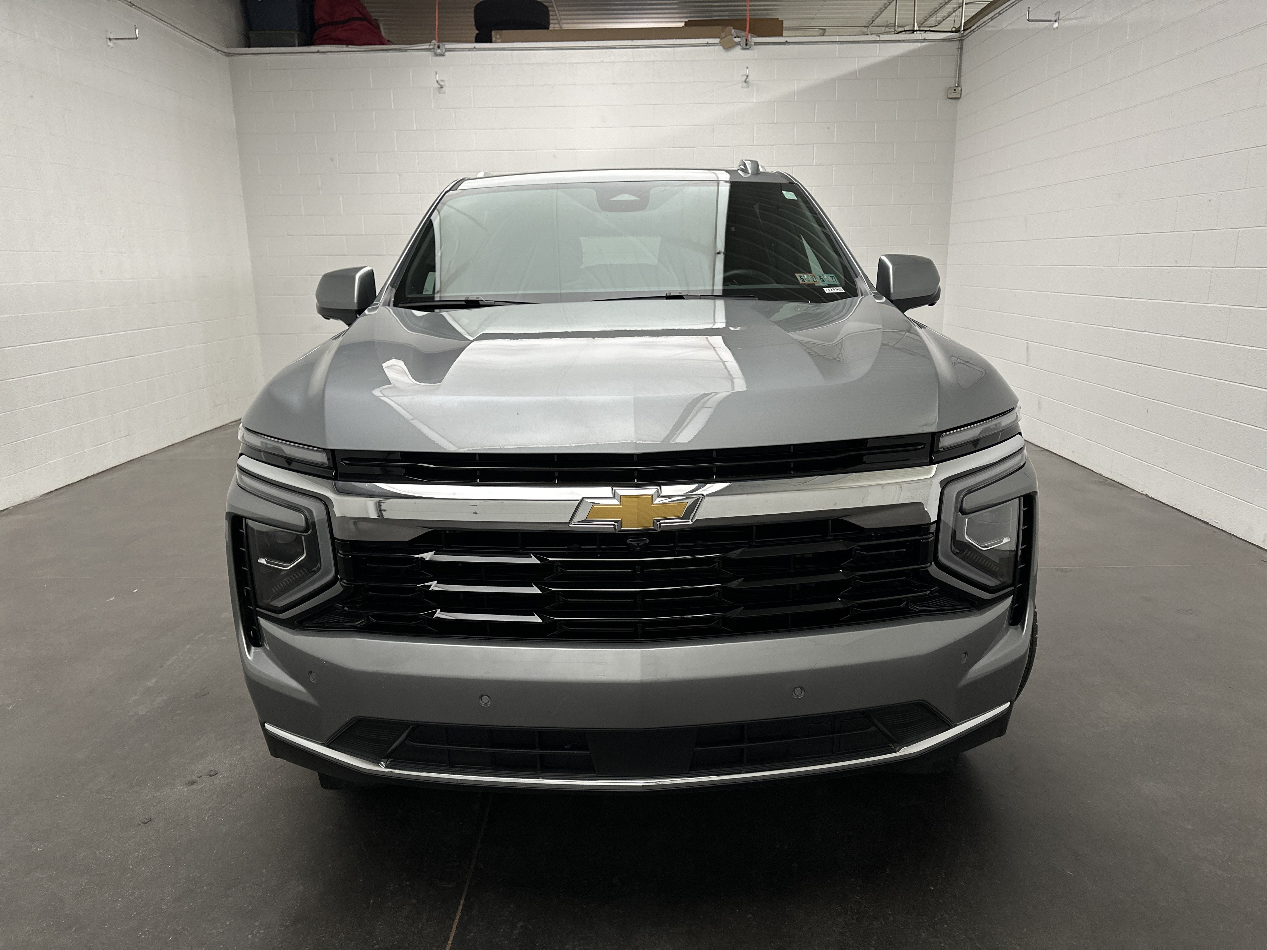 Used 2026 Chevrolet Suburban LS AWD/4WD image 4