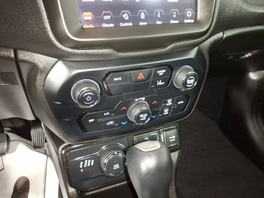 Used 2021 Jeep Renegade Limited AWD/4WD image 22