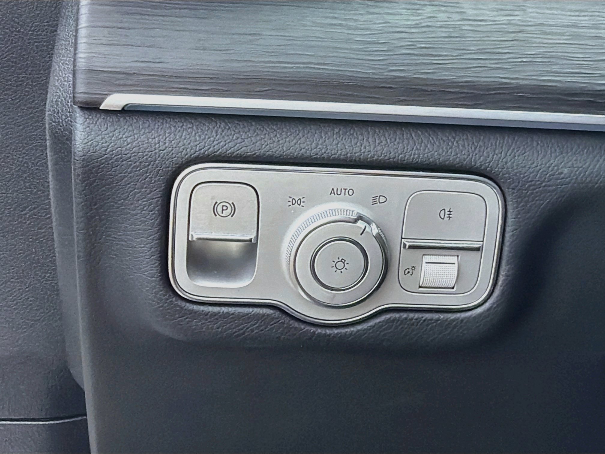 Used 2024 Mercedes-Benz GLS 450 4MATIC image 10