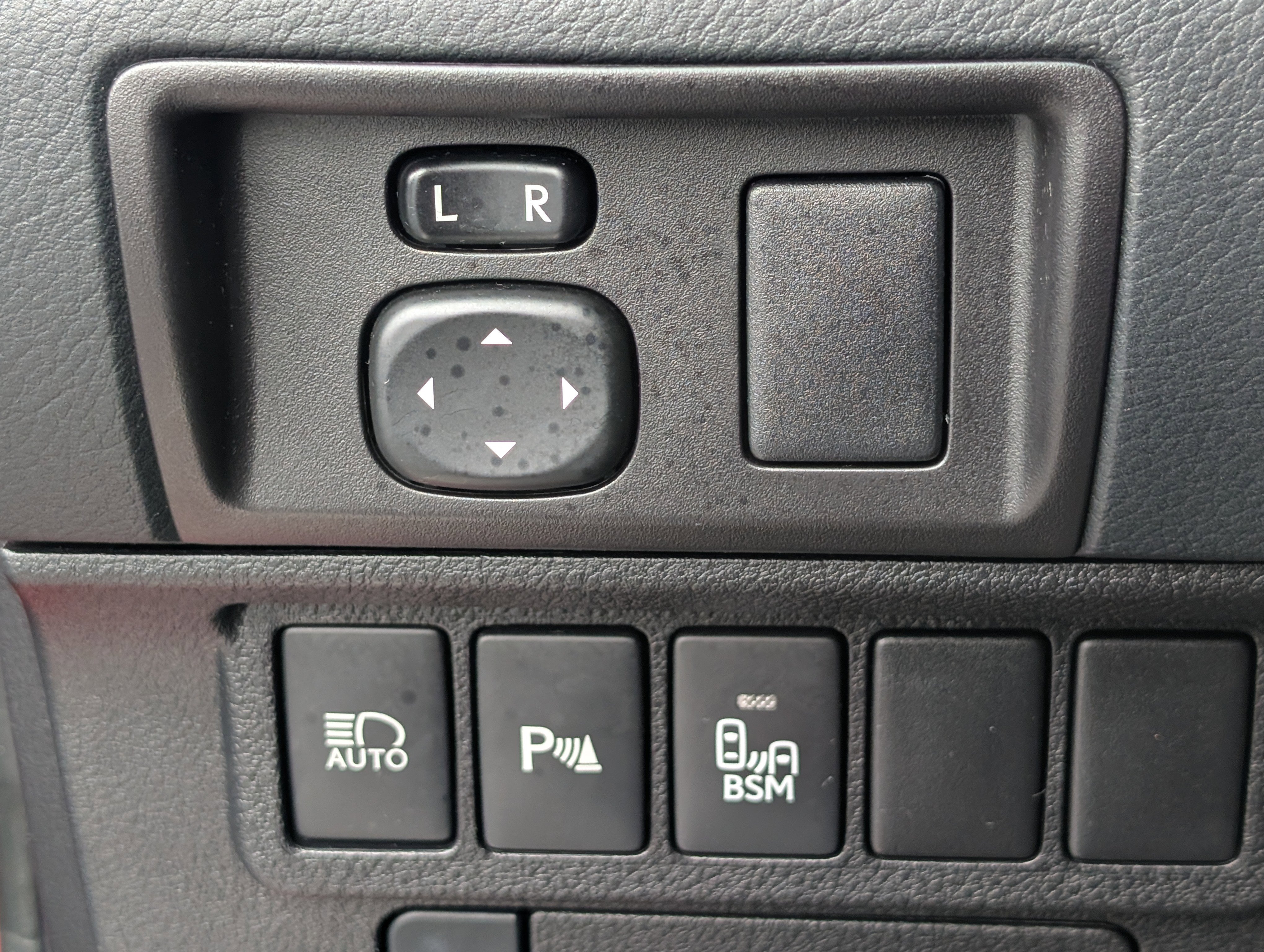 Used 2017 Lexus ES 350 w/ Premium Package image 22