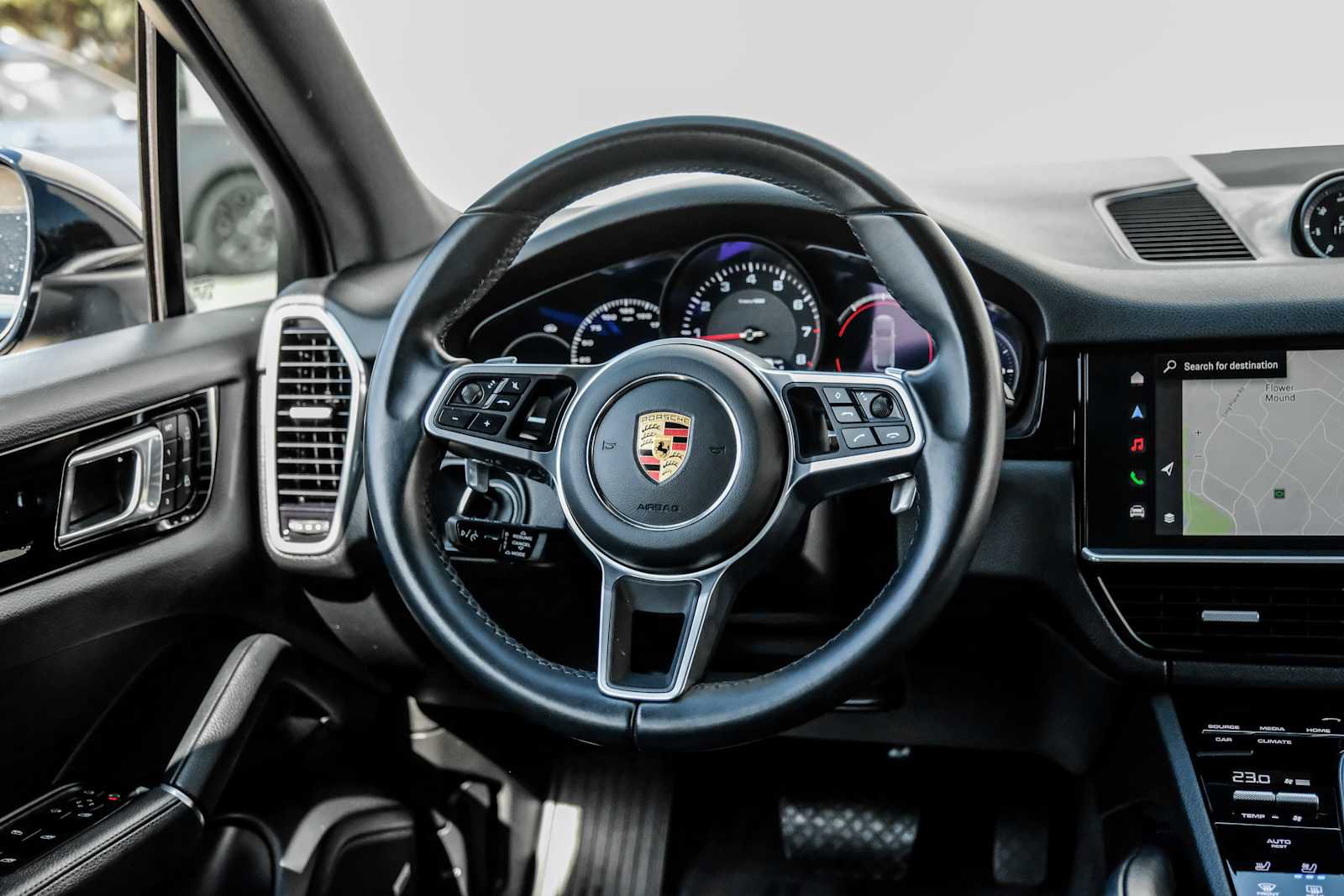 Used 2022 Porsche Cayenne image 17