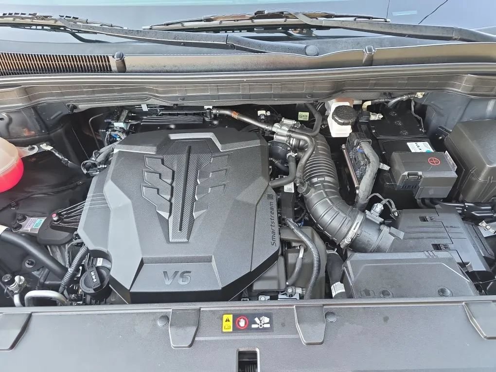 Used 2023 Kia Carnival SX FWD image 51