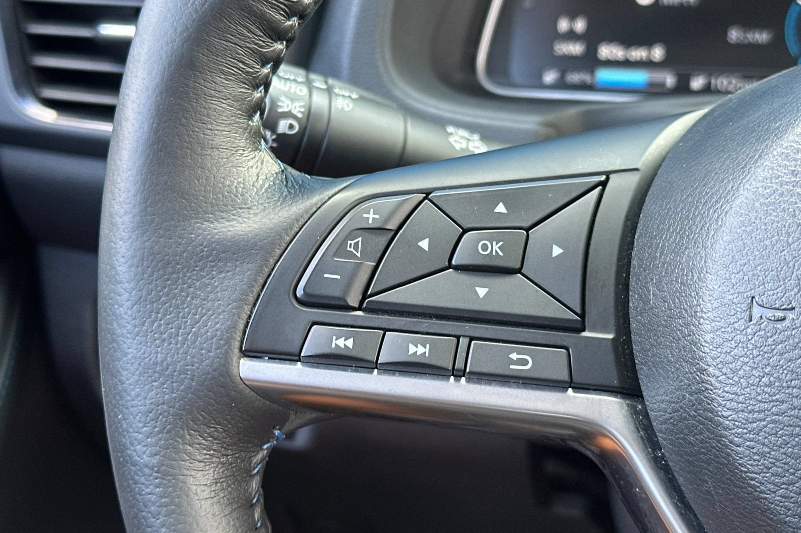 Used 2018 Nissan Leaf SL w/ SL Technology Package FWD image 36