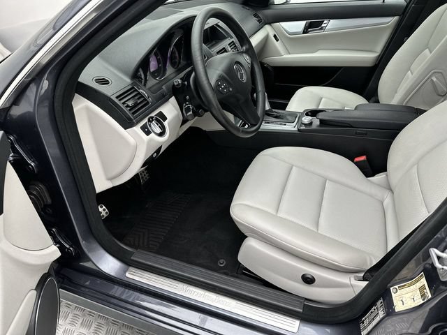 Used 2011 Mercedes-Benz C 300 4MATIC Sedan image 11