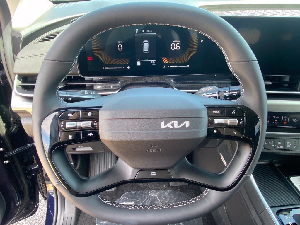 New 2027 Kia Carnival EX FWD image 13