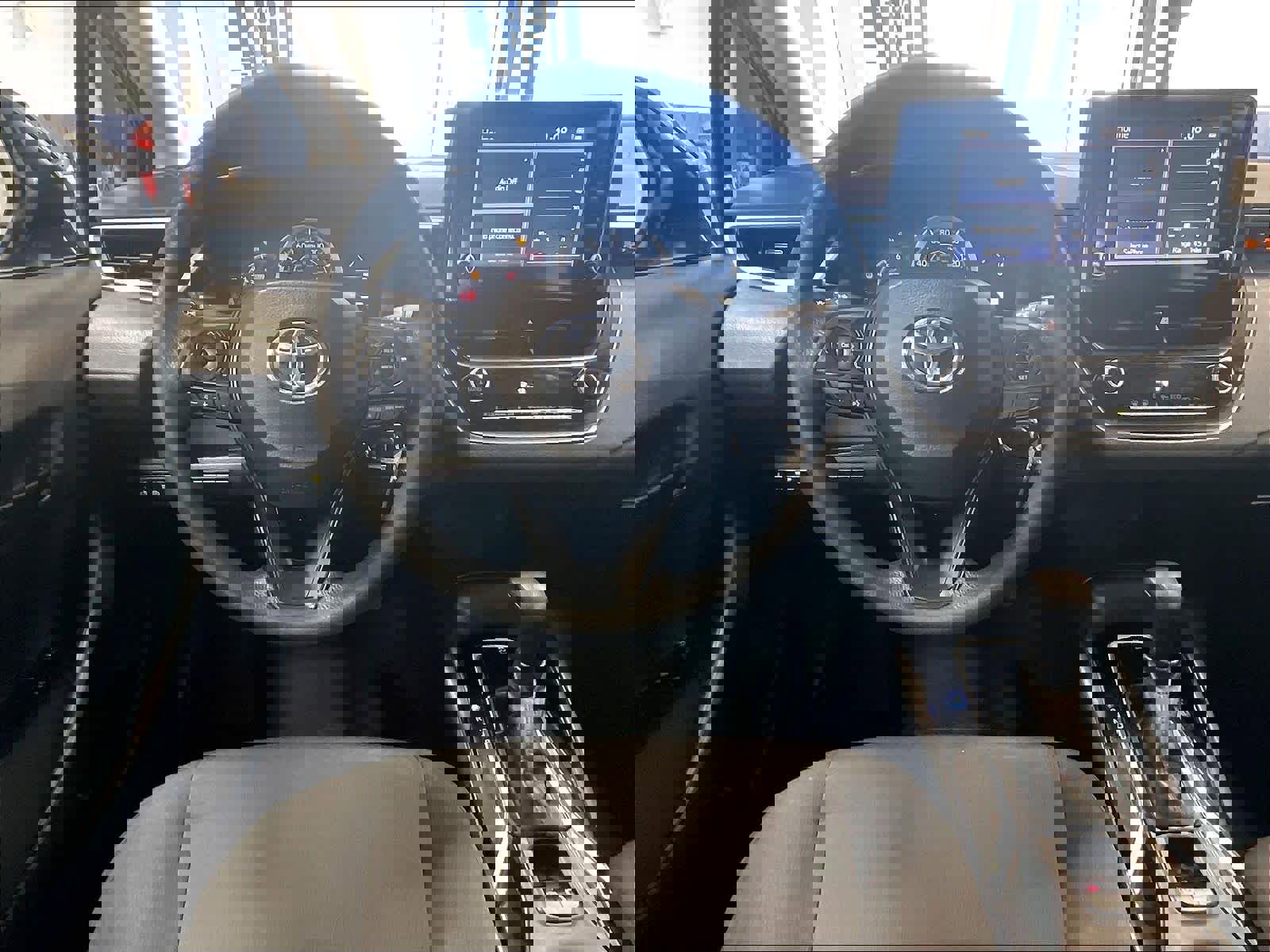 Used 2022 Toyota Corolla LE FWD image 17