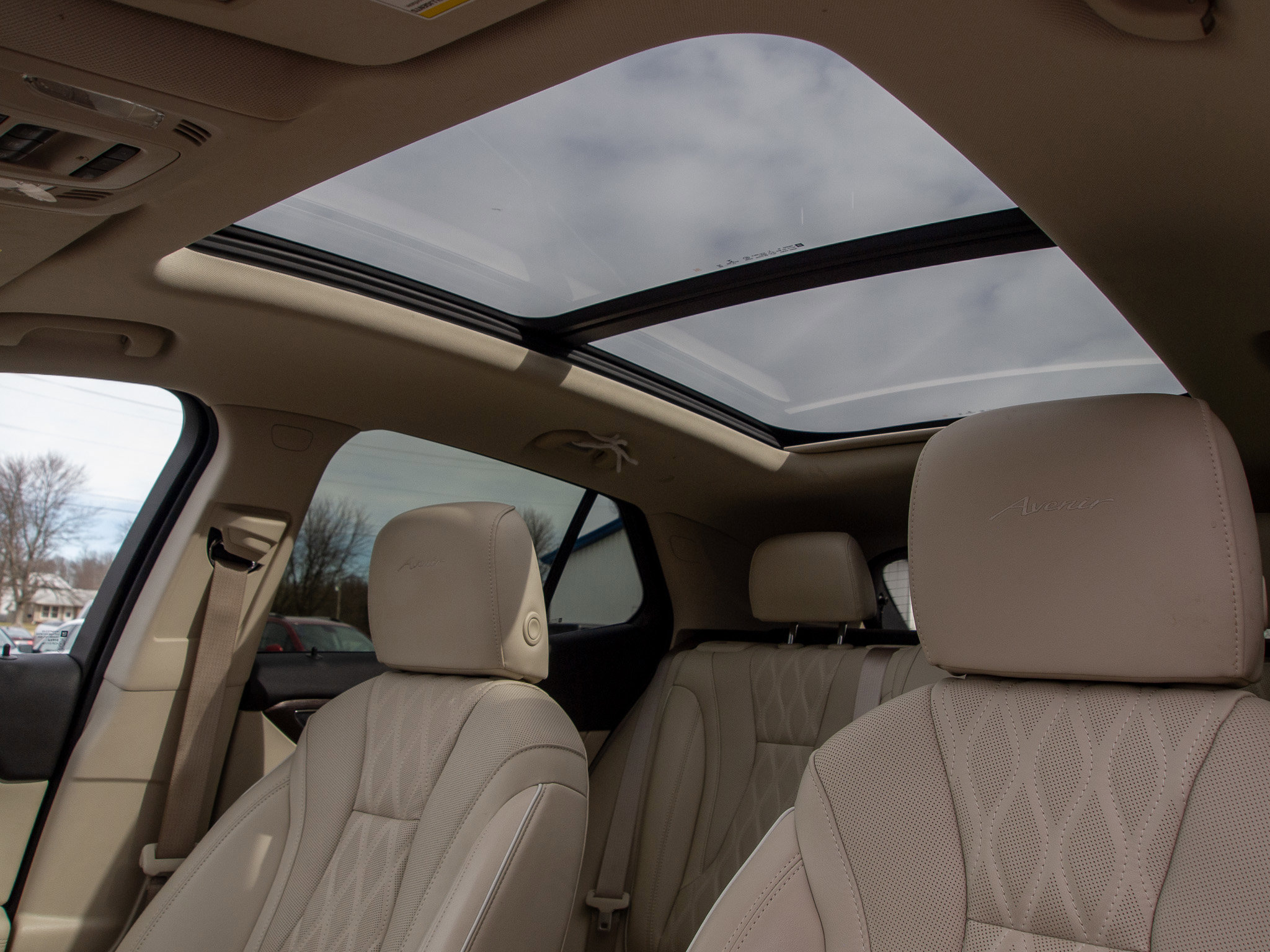 Used 2023 Buick Envision Avenir image 24