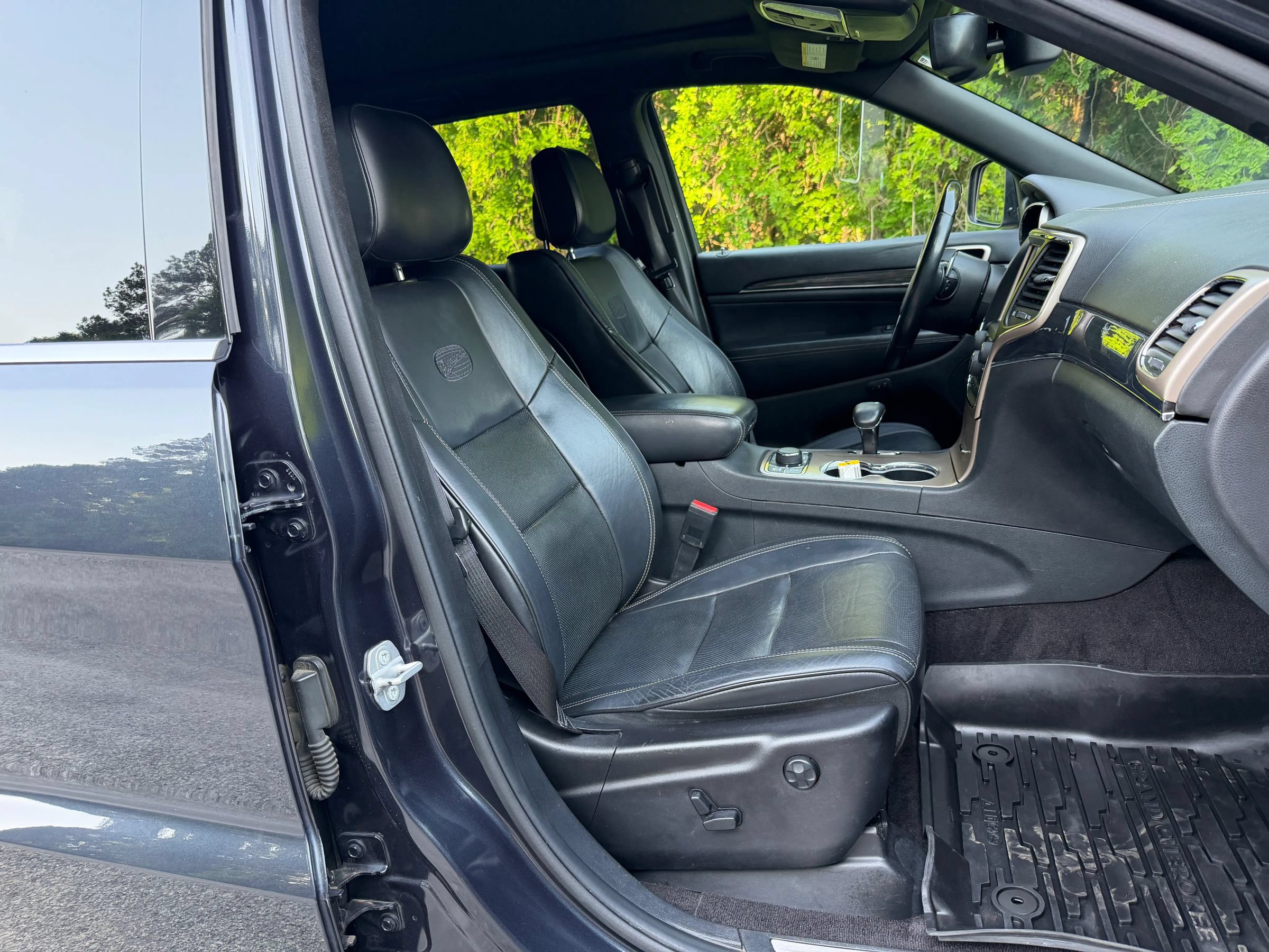 Used 2015 Jeep Grand Cherokee Overland AWD/4WD image 10