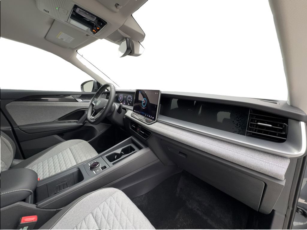 Used 2025 Volkswagen Tiguan S FWD image 30