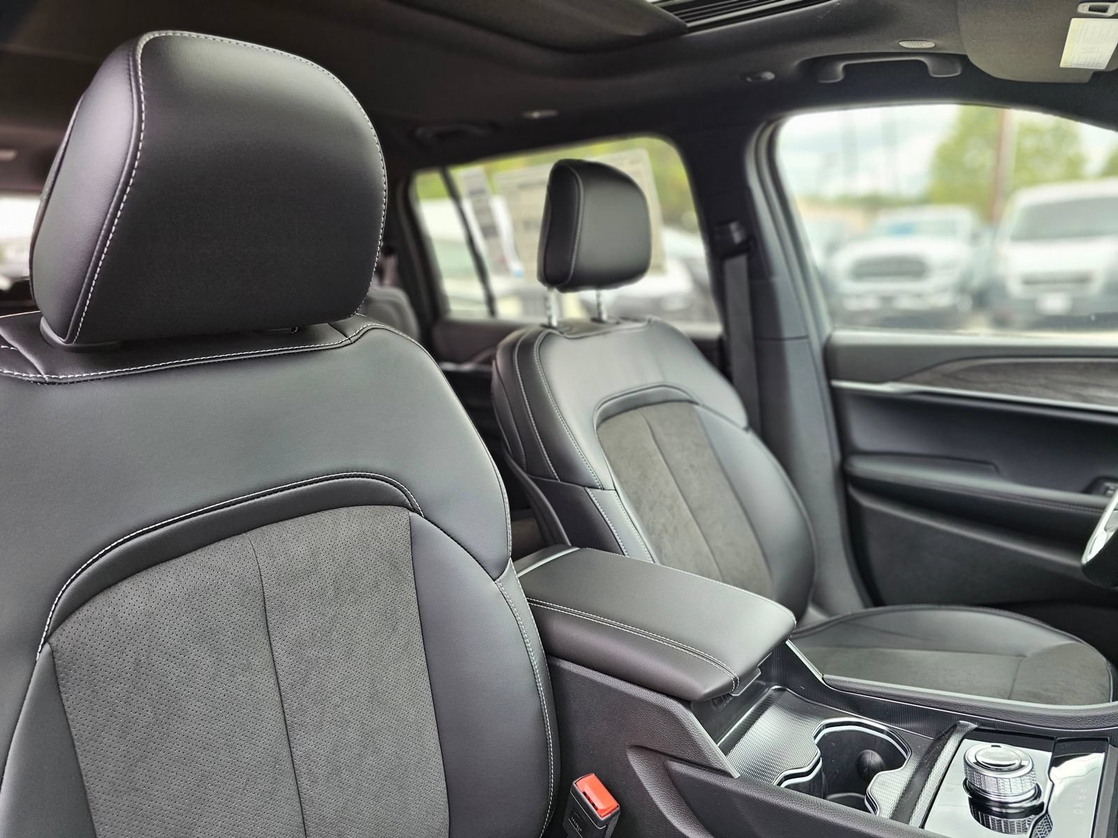 New 2026 Jeep Grand Cherokee L Altitude RWD image 27