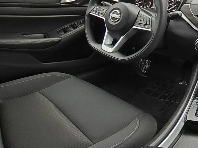 Used 2025 Nissan Altima 2.5 SV FWD image 22