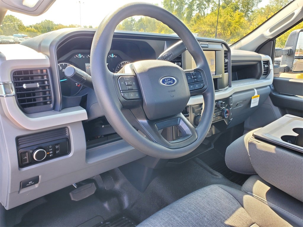 New 2026 Ford F350 4x4 Regular Cab Super Duty image 7