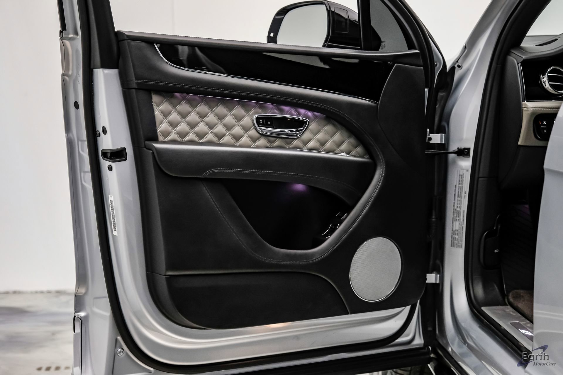 Used 2022 Bentley Bentayga AWD/4WD image 96