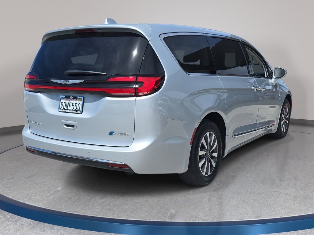 Used 2022 Chrysler Pacifica Limited FWD image 6