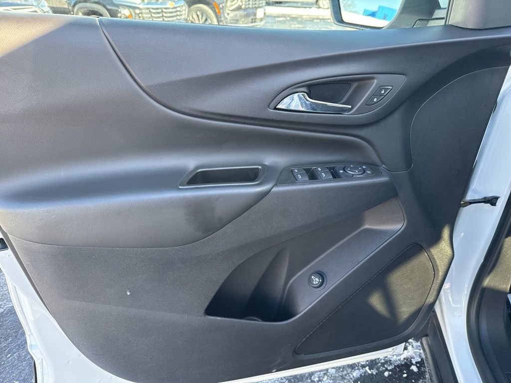 Used 2024 Chevrolet Equinox LT image 11
