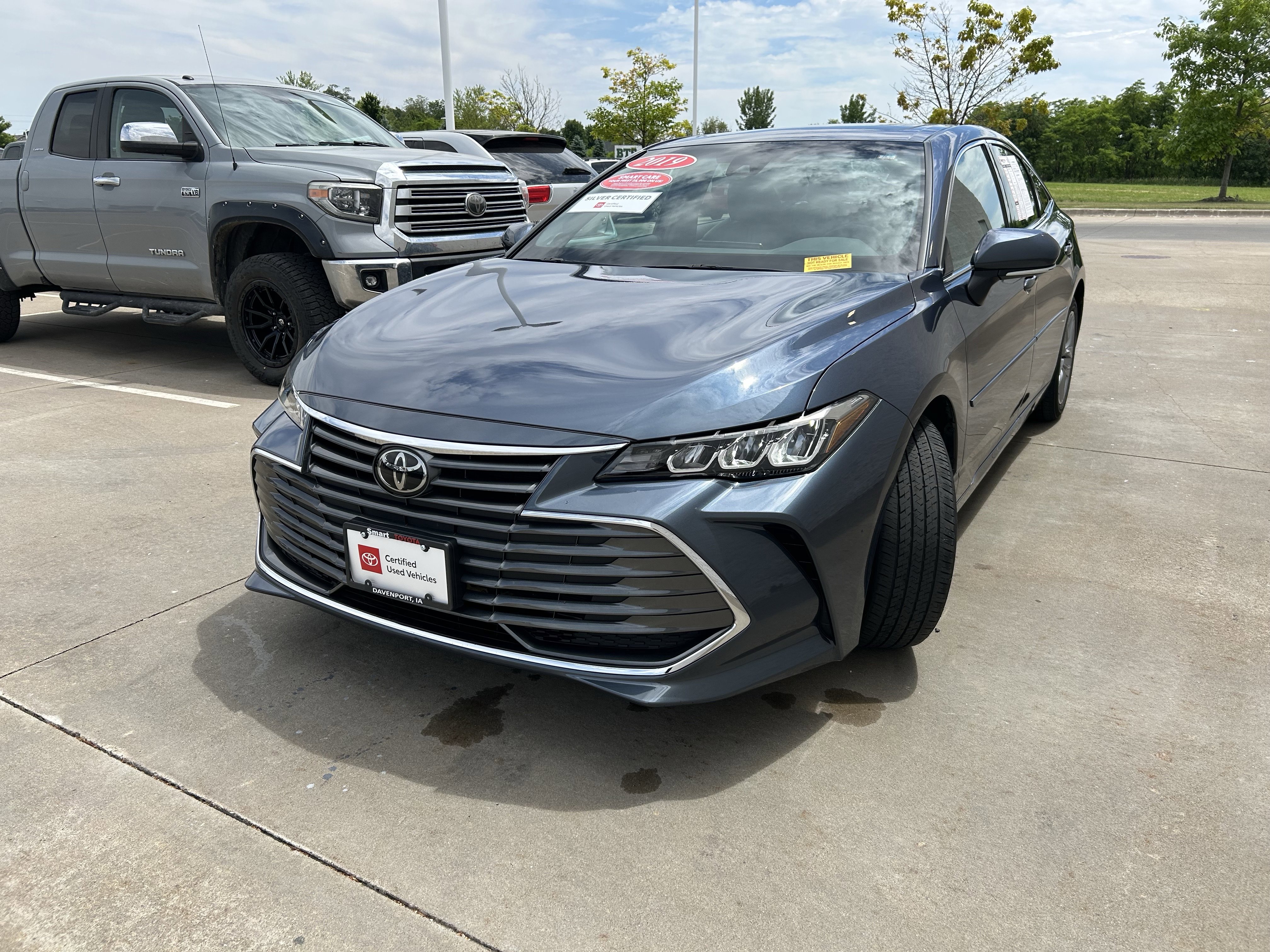 Certified 2019 Toyota Avalon XLE w/ Moonroof Package FWD image 3
