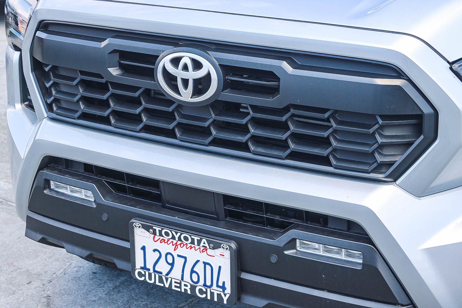 Certified 2024 Toyota Tacoma TRD Off-Road w/ TRD Off Road Upgrade Package AWD/4WD image 6