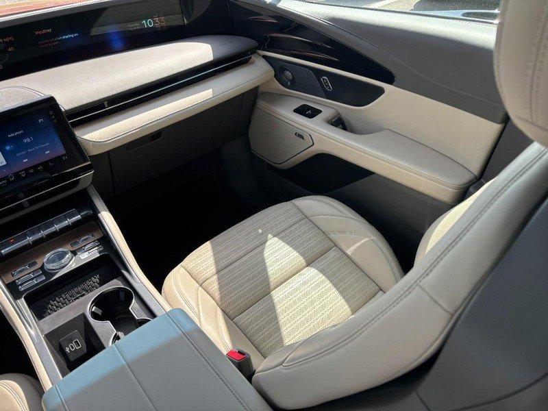 Certified 2024 Lincoln Nautilus Reserve w/ Equipment Group 202A AWD/4WD image 13