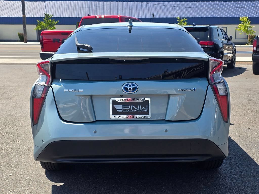 Used 2017 Toyota Prius Four w/ Premium Convenience Package FWD image 7