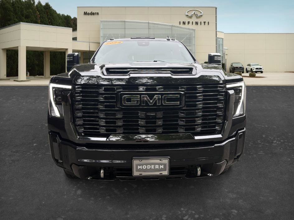 Used 2024 GMC Sierra 3500 Denali Ultimate AWD/4WD image 2