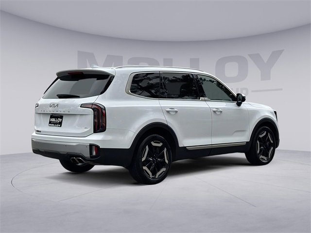 Used 2023 Kia Telluride EX w/ EX Captain's Chair Package image 4