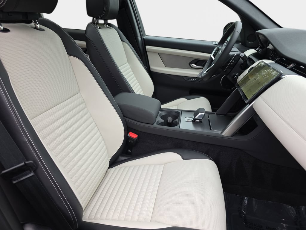 New 2026 Land Rover Discovery Sport Landmark AWD/4WD image 10