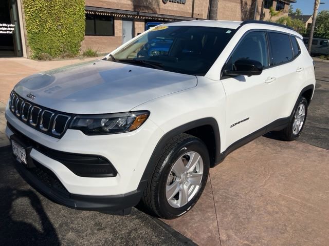 Used 2022 Jeep Compass Latitude w/ Convenience Group AWD/4WD image 2