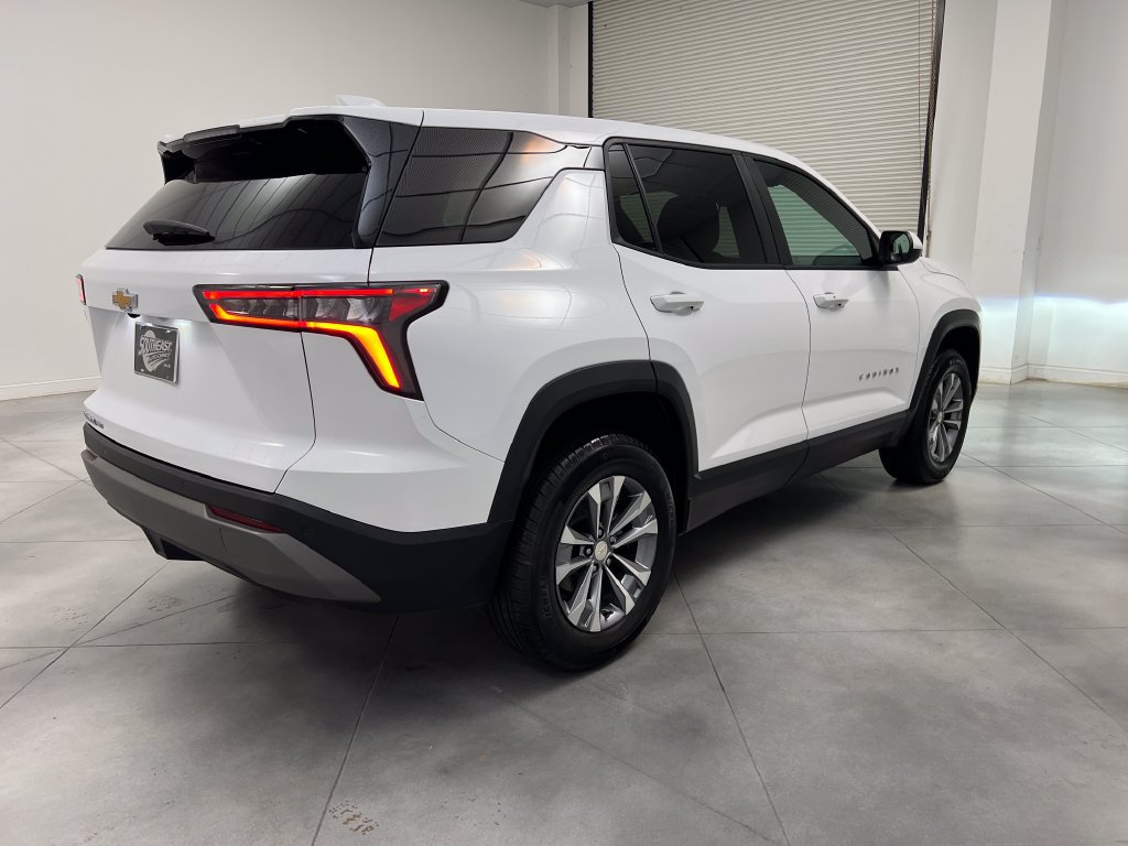 Used 2025 Chevrolet Equinox LT AWD/4WD image 9