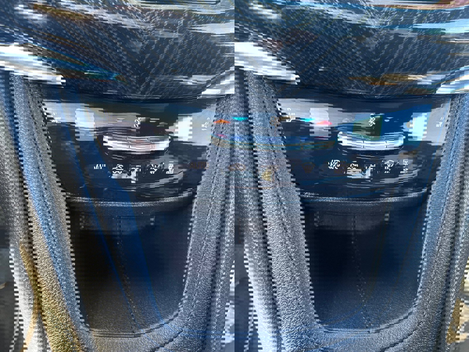 Used 2022 Cadillac XT6 Premium Luxury image 28