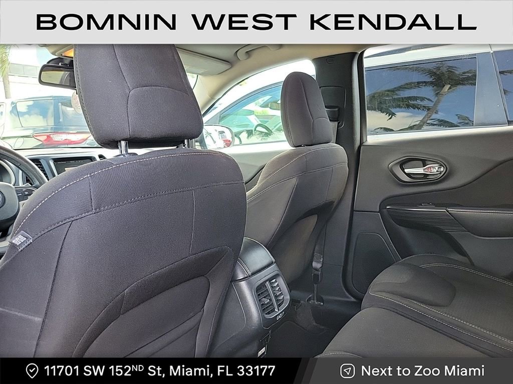 Used 2016 Jeep Cherokee Latitude w/ Trailer Tow Group image 12