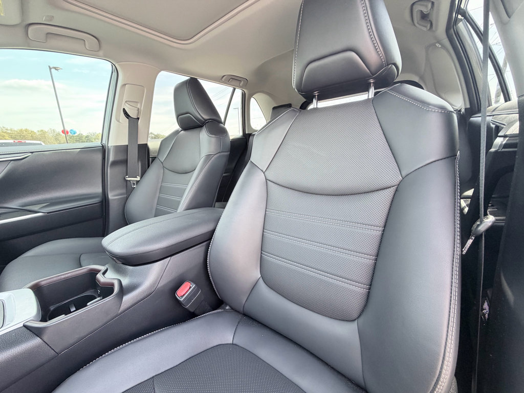 Used 2024 Toyota RAV4 Limited image 23