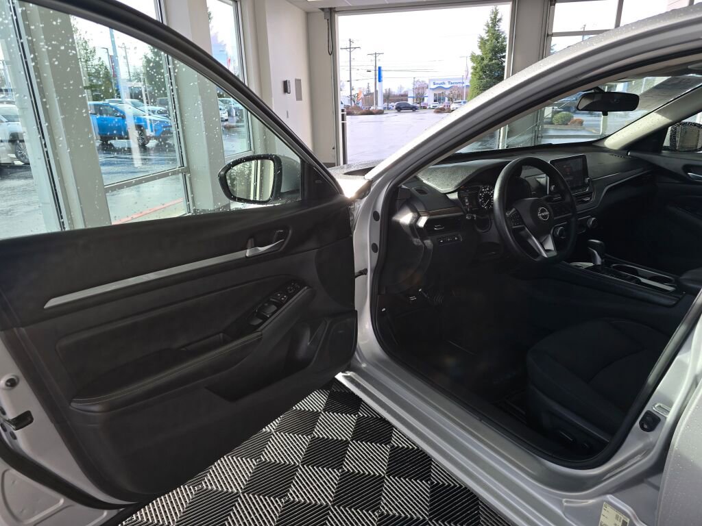 Used 2023 Nissan Altima 2.5 SV image 35