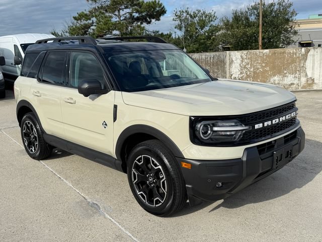 Used 2025 Ford Bronco Sport Outer Banks w/ Outer Banks Tech Package+ AWD/4WD image 3