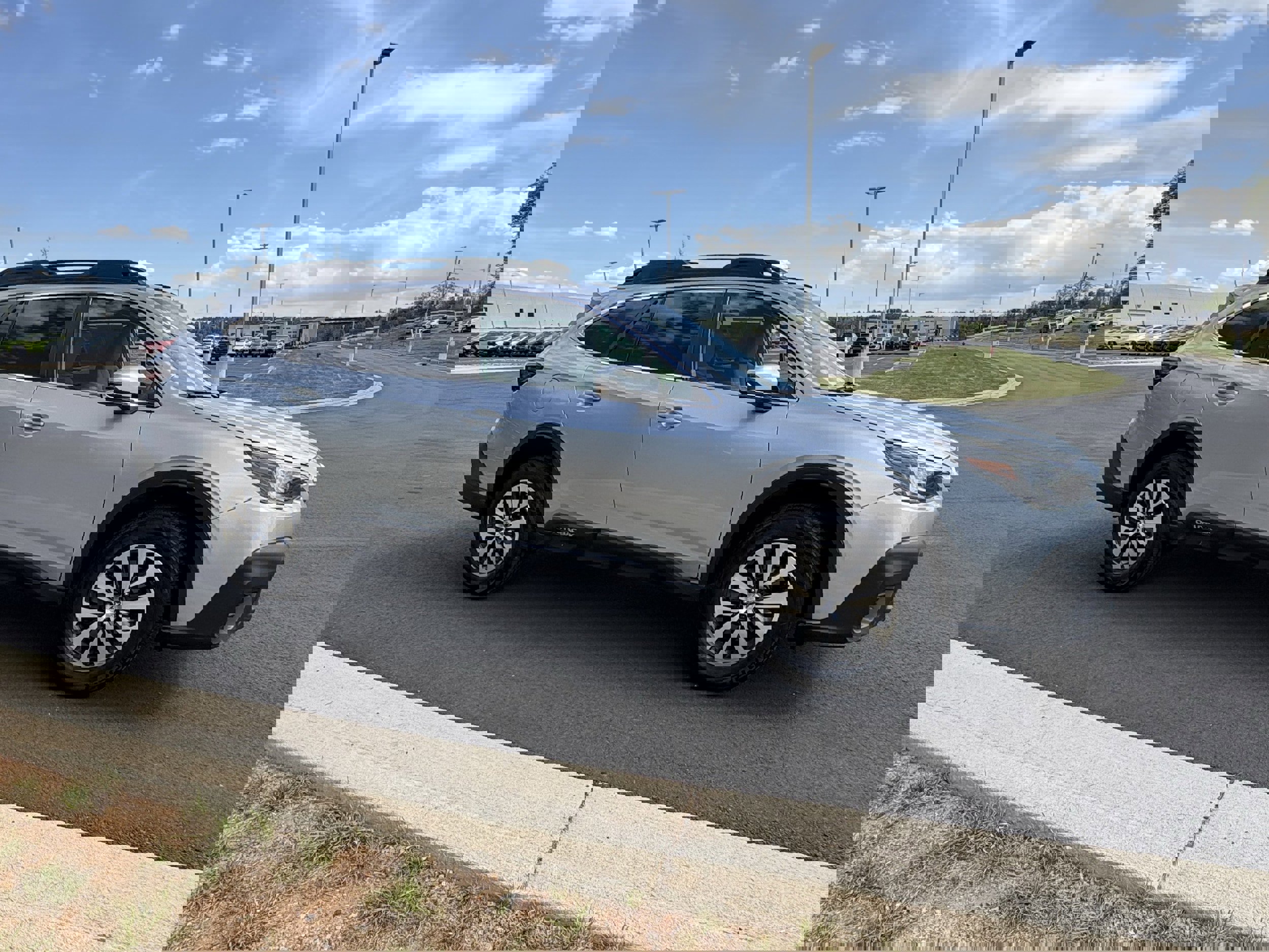 Used 2021 Subaru Outback Premium image 9