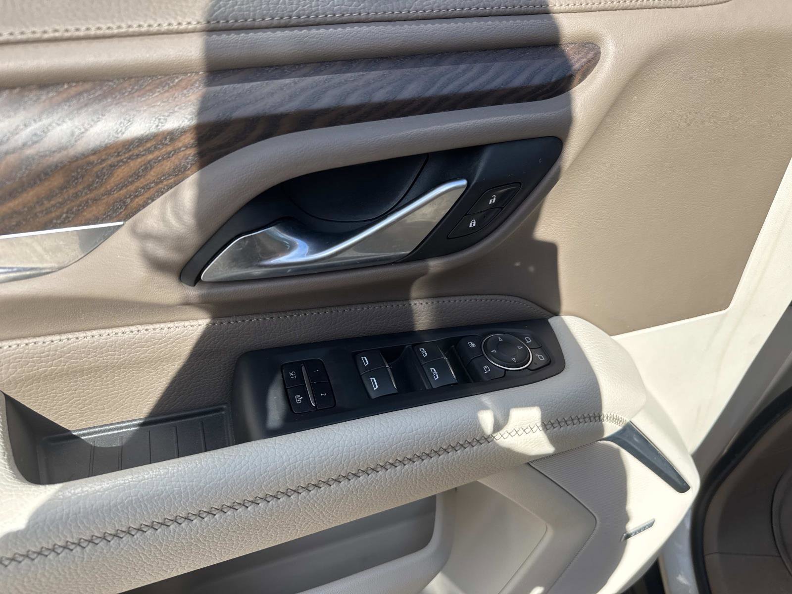 Used 2022 GMC Yukon XL Denali w/ Denali Premium Package image 20