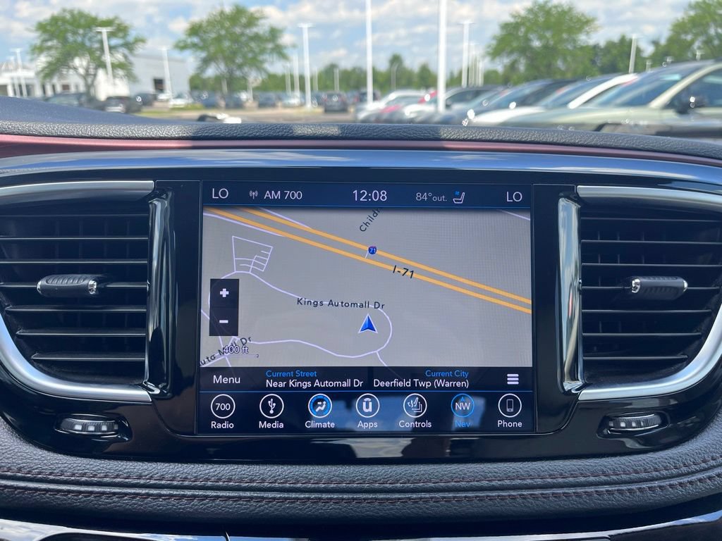 Used 2019 Chrysler Pacifica Limited w/ Tire & Wheel Group FWD image 15