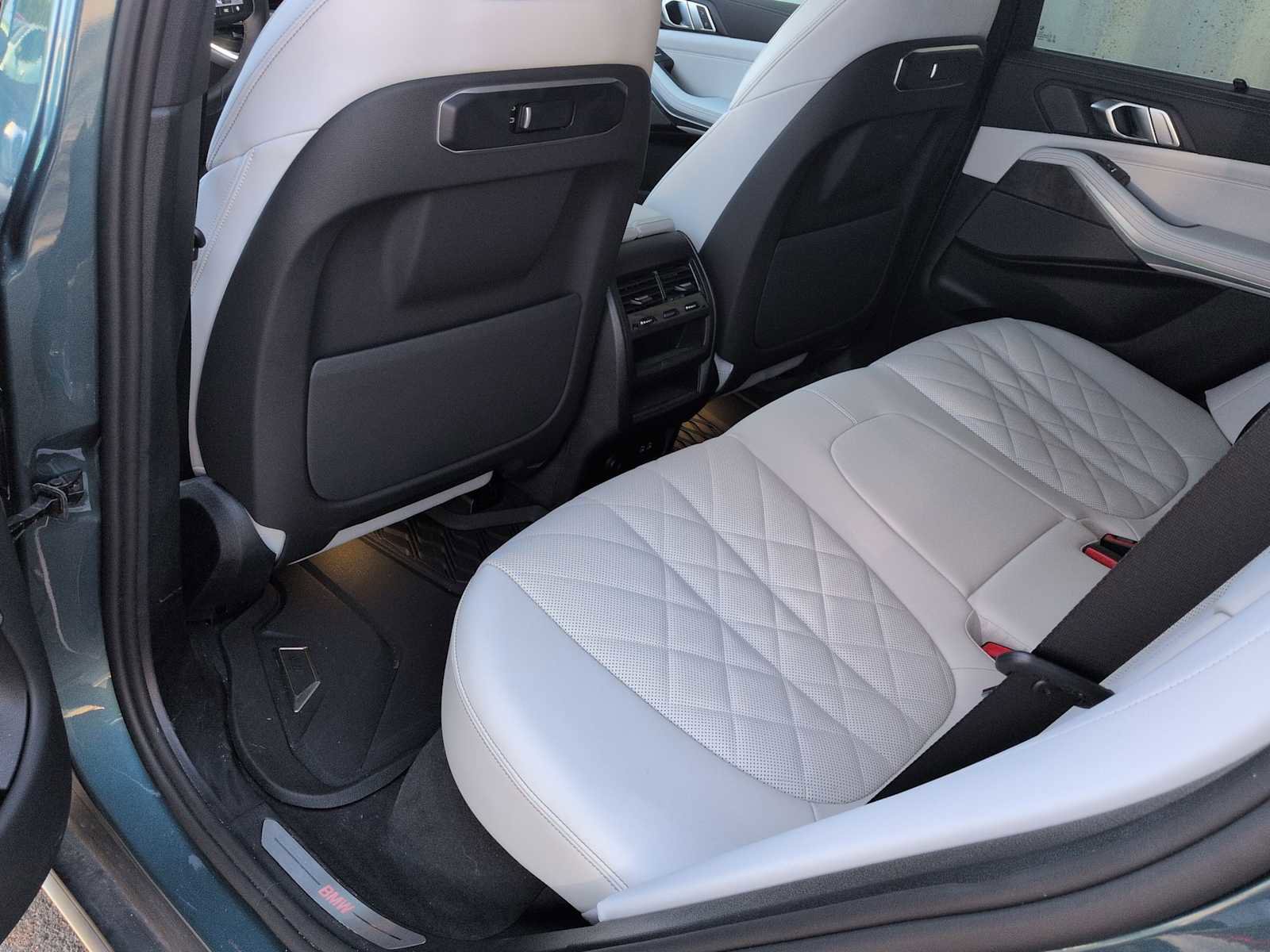 Used 2025 BMW X5 xDrive40i w/ Premium Package image 19