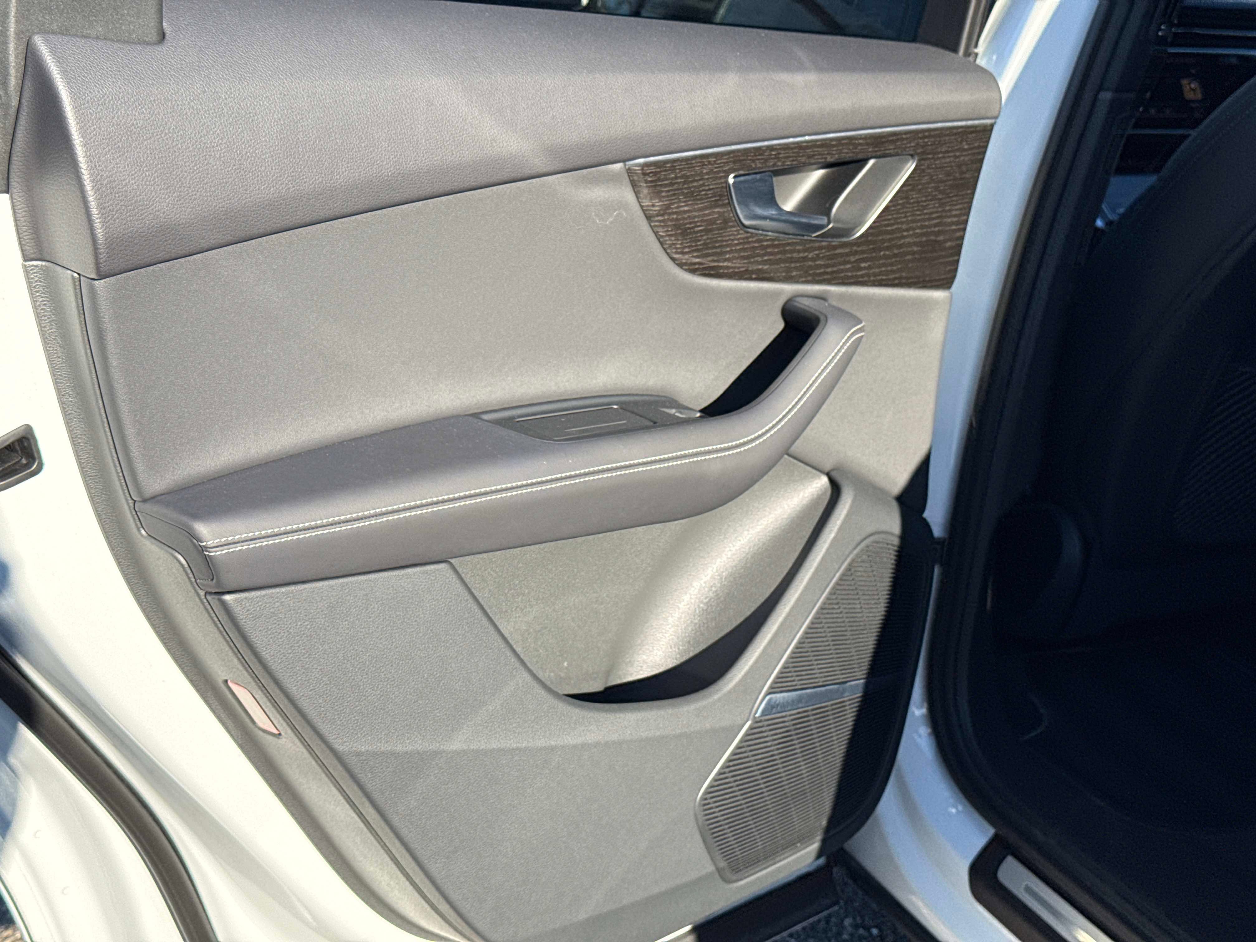 Used 2025 Audi Q7 3.0T Premium Plus image 13