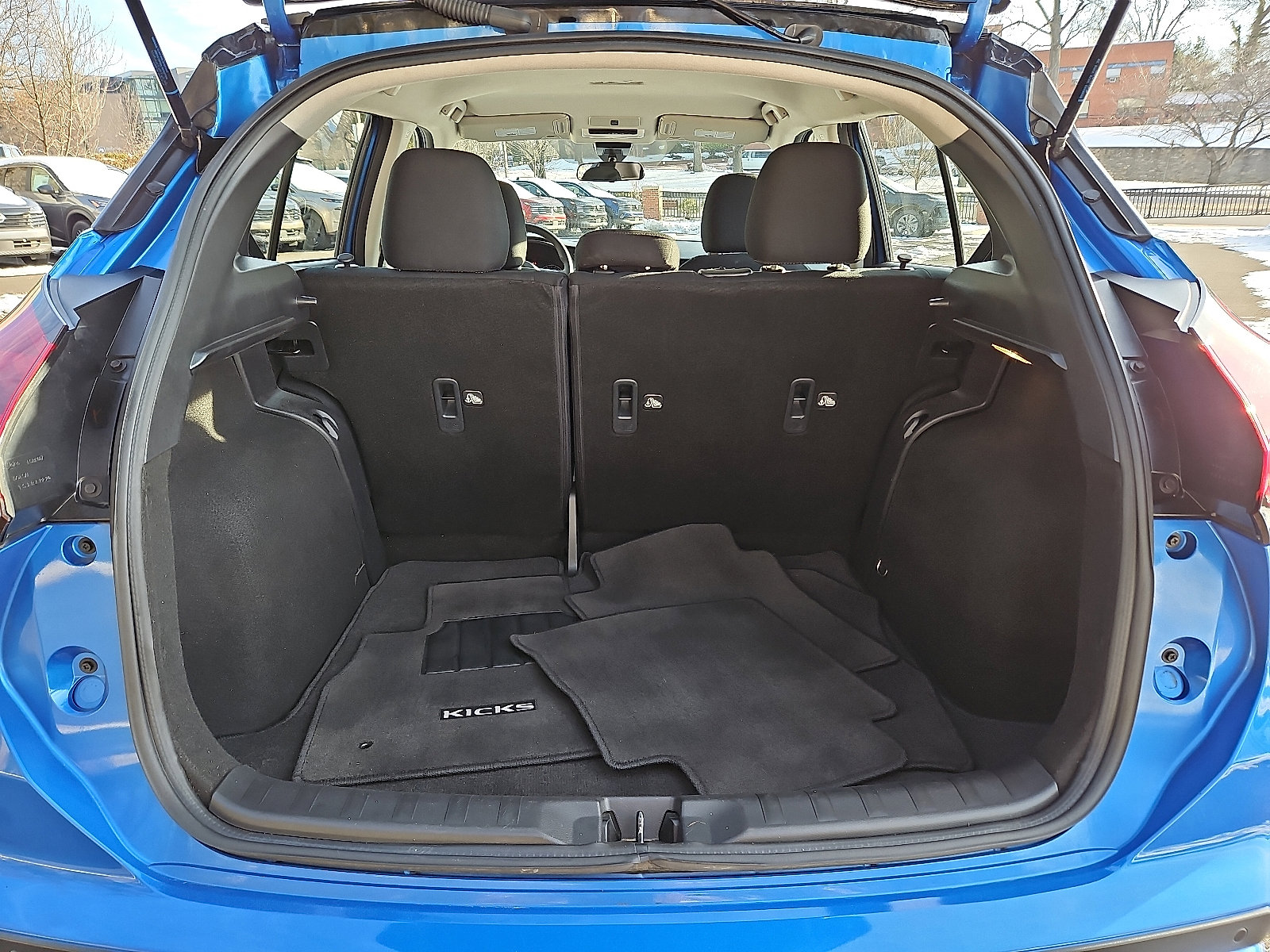 Certified 2024 Nissan Kicks SV image 28