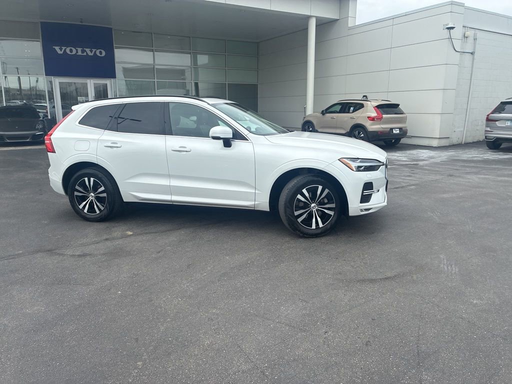 Used 2023 Volvo XC60 B5 Core w/ Climate Package image 2