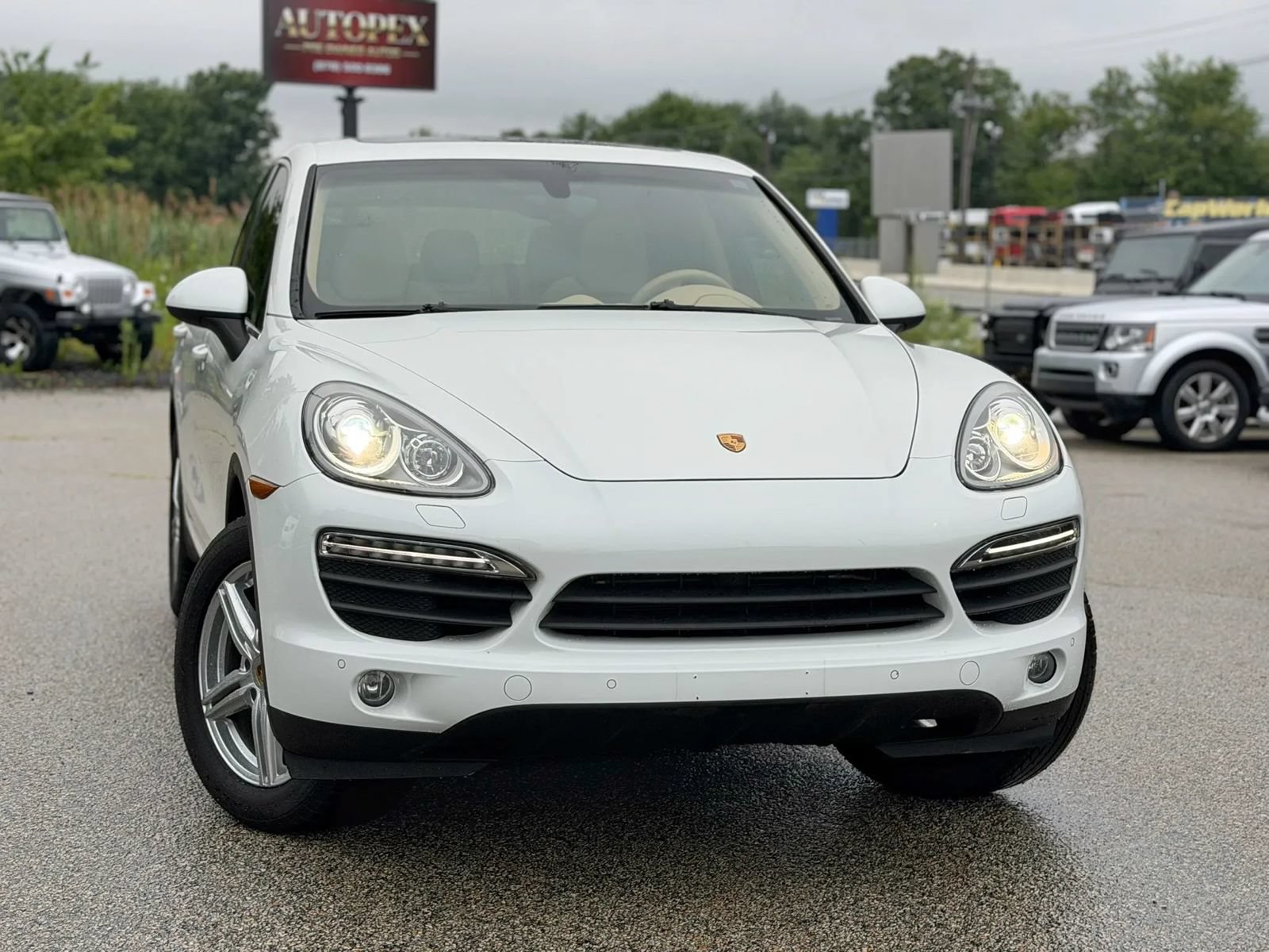 Used 2014 Porsche Cayenne S AWD/4WD image 5