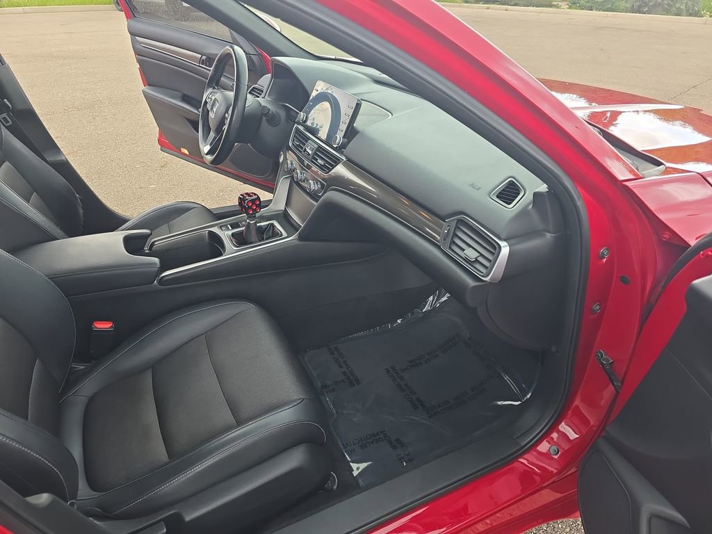 Used 2018 Honda Accord Sport image 10
