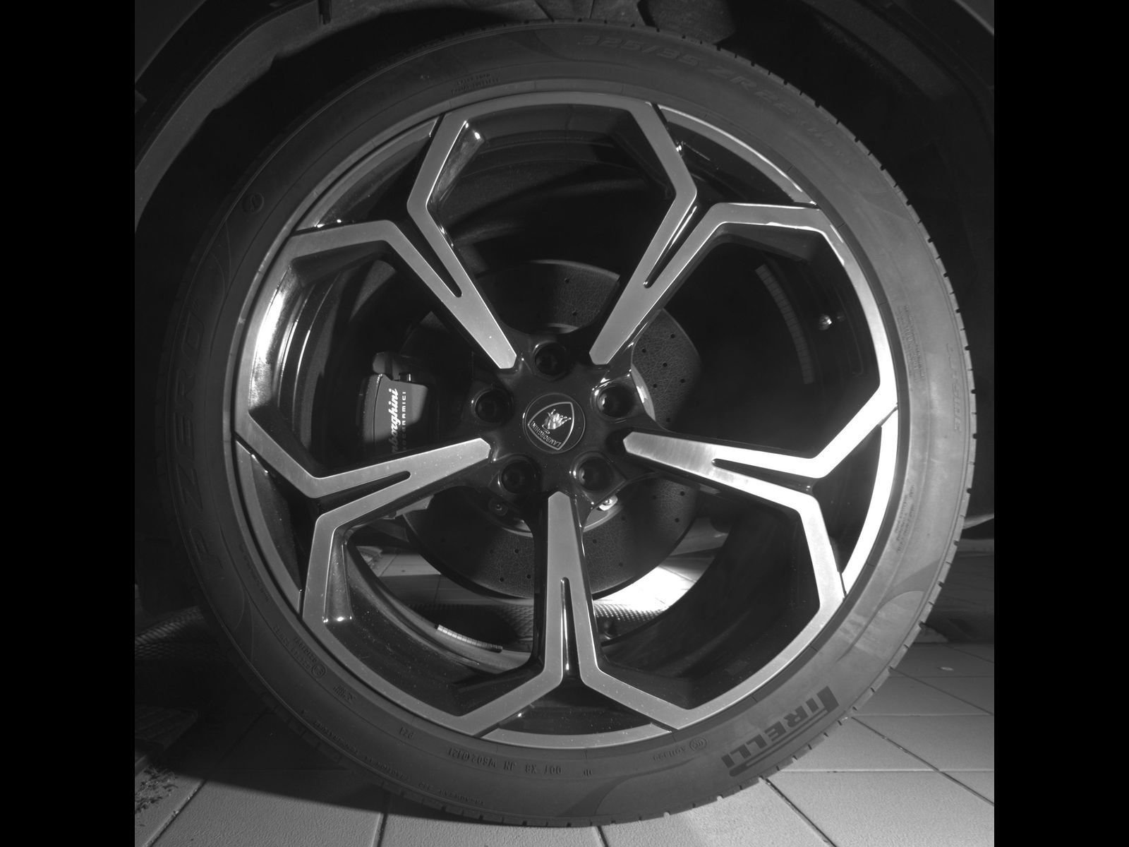 Used 2021 Lamborghini Urus AWD/4WD image 12