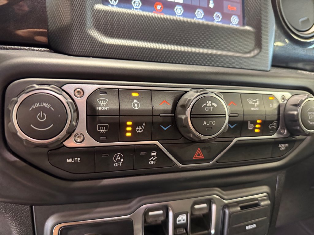 Used 2021 Jeep Wrangler Unlimited Sport AWD/4WD image 30