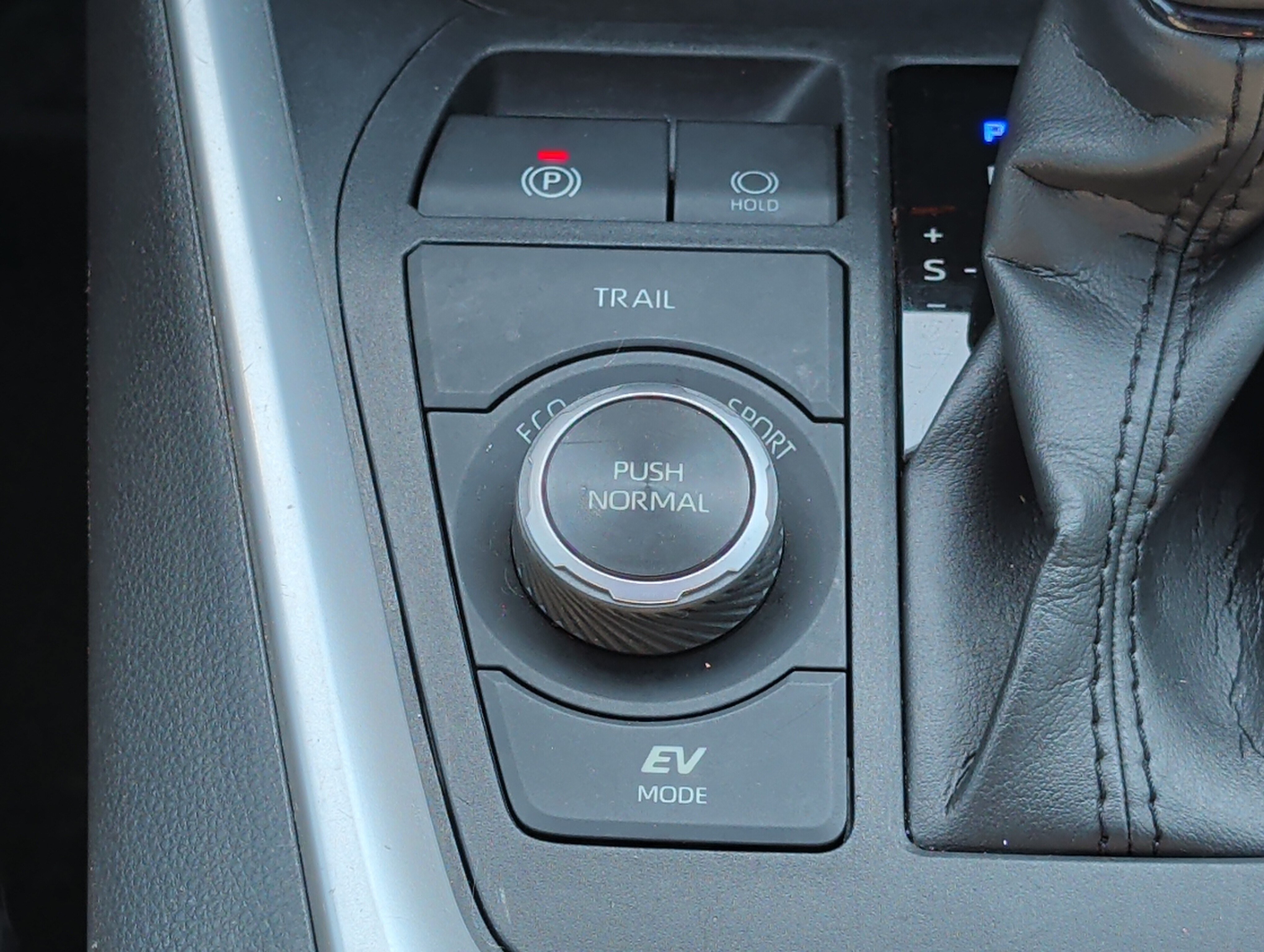 Used 2021 Toyota RAV4 XLE w/ Convenience Package AWD/4WD image 31