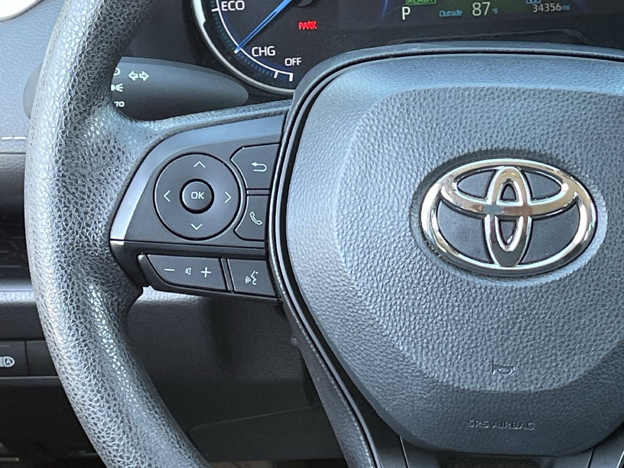 Used 2025 Toyota RAV4 XLE AWD/4WD image 12
